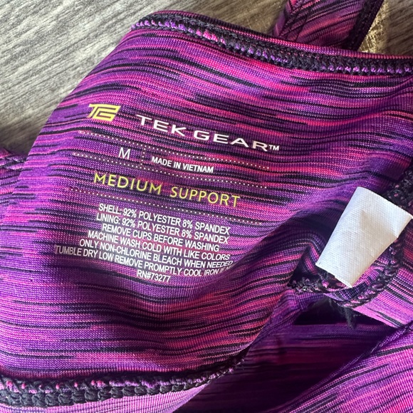 Tek Gear Women’s Sports Bra and Leggings Set - Picture 7 of 7